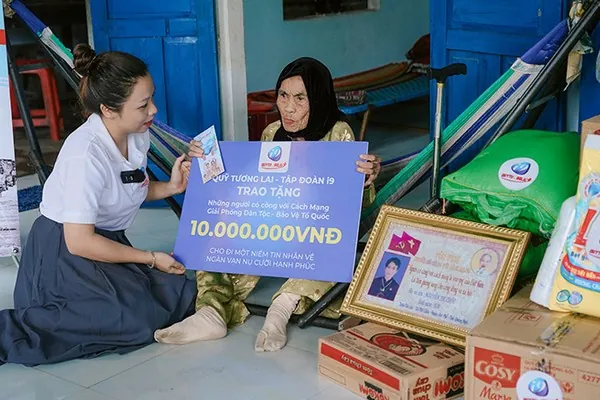 Đại diện hỗ trợ qua điện thoại của 77bet sẵn sàng lắng nghe