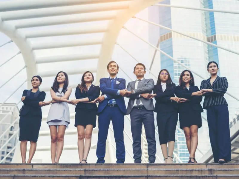 Biểu tượng logo 77bet với các yếu tố bảo mật và pháp lý, thể hiện sự tin cậy và tuân thủ